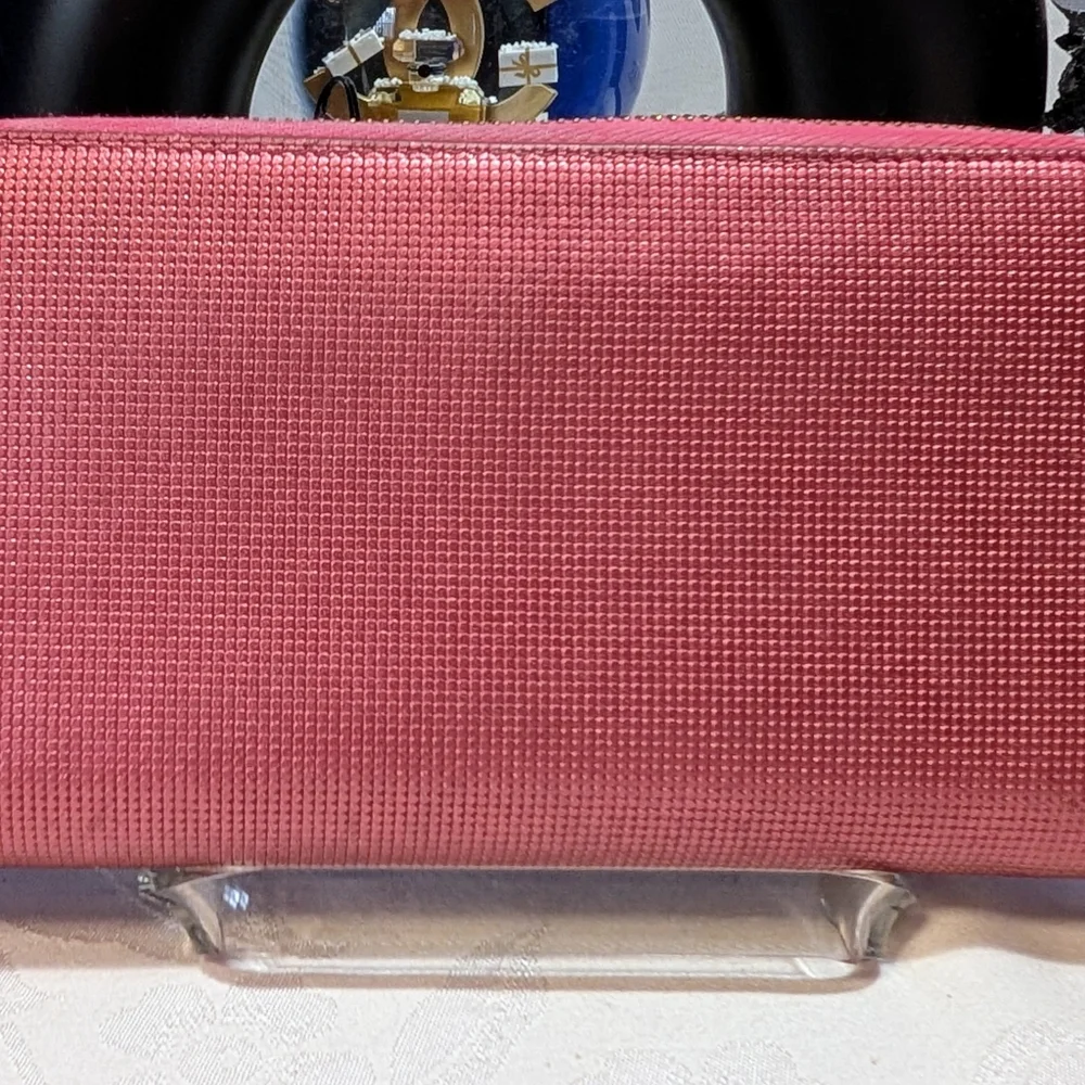 Fendi Vitello Birkin Logo Zip Around Wallet - Rosa (Metallic Pink)